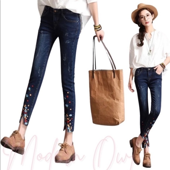 New! Plus Size Designer Floral Embroidered Skinny Jeans - Picture 3 of 11